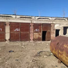 А/гараж на  3 автомашины Автогараж на 100 маш. твердое покрытие  А/гараж на  3 автомашины Автогараж на 100 маш. твердое покрытие ,Местоположение Республика Калмыкия, Октябрьский район, Восход п., ул. Гагарина, д. 16 Вид права Собственность Этажность объекта 1 Общая площадь по внутреннему обмеру, м2…