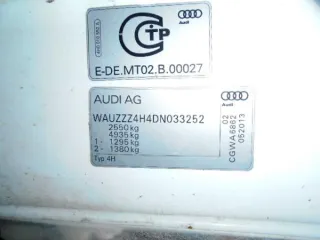 Audi A8 L 2013 года выпуска, VIN WAUZZZ4H4DN033252, госномер В055МВ716. Комплект зимних шин Nokian Tyres Hakkapeliitta 9SUV R18 235/55 104Т - 4 шт. Литые диски R19/8.5JPCD 5X112ET 35 ЦО 70.1 Dotz CP5 dar - 4 шт. Дополнительный комплект летних шин Viatti Bosco 235/55 R18 100H - 4 шт.