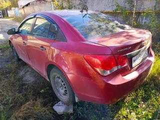 Автомобиль марки "Шевроле Круз", 2010 года выпуска, с государственным регистрационным знаком М445ХН12 VIN XUFJA696JA3018869 Находится на хранении на открытой площадке. Обращен в собственность государства по решению Новочебоксарского городского суда Чувашской Республики по делу 1-162/2024 от…