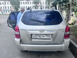 Hyundai Tucson 2005 года выпуска, VIN KMHJN81DP6U258193.