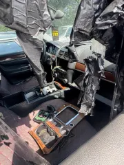 Volkswagen Touareg 2004 года выпуска, VIN: WVGCM77L64D046419, рег.знак Е656AY ABH, цвет серебристый. За скрытые дефекты (отсутствие каких-либо деталей салона, и пр.) имущества Продавец ответственности не несет. Приобретенное покупателем имущество возврату и обмену не подлежит. Транспортное средство…