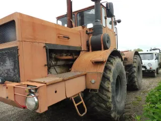 Трактор К-701 1985 года, цвет красный, VIN 8500882. Произведена замена всех мостов, полурамы и коробки. По ПТС номер двигателя отсутствует, а по факту номер есть. Все риски, связанные с дальнейшей регистрацией, постановкой на учет в органах ГИБДД и Гостехнадзора и возможными несоответствиями в…