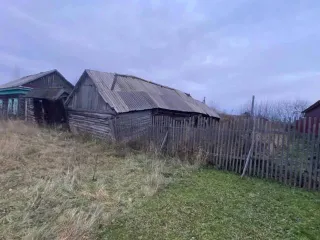 Дом 28,2 кв.м, участок 4700 кв.м, Томская область. Жилое здание общей площадью 28,2 кв.м с кадастровым номером 70:16:0301001:413, земельный участок общей площадью 4700 кв.м с кадастровым номером 70:16:0301001:221, расположенные по адресу Томская область, Шегарский р-н., с. Гусево, ул. Советская, д…