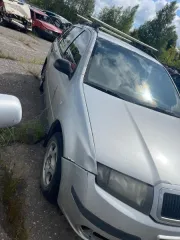 Skoda Fabia 2004 года выпуска, госномер В257МН76, VIN TMBJY16Y954226408. В наличии ключ. Правоустанавливающие документы отсутствуют. Регистрационный номер АС ПИБИ 76-008966. Chevrolet Niva 2004 года выпуска, госномер Х153КС76, VIN X9L21230040031794. В наличии комплект из трех ключей, ПТС, СТС…