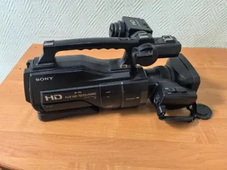 Видеокамера Sony HXR-MC2500 Видеокамера Sony HXR-MC2500 
Вид оборудования: видеокамера 
Состояние объекта (новое, б\у): б/у 
