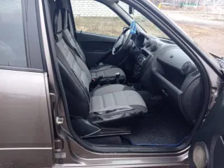 Lada Granta 2016 года, 87 л.с., пробег 168100 км. Цвет золотисто-коричневый, VIN XTA219010H0428144. Автомобиль заводится, на ходу. Имеется вмятина на задней левой двери. Находится в залоге. Местоположение: г. Уфа.