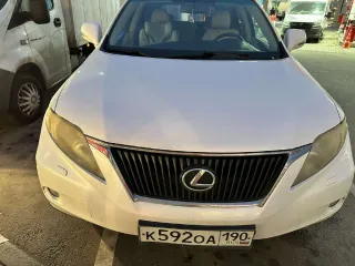 Автомобиль Lexus RX350 2011 года выпуска, VIN JTJBK11A302436102. Правая сторона после аварии: крыло, передняя дверь, задняя дверь, дверь багажника, задний бампер (производились ремонтные работы - рихтовка, шпаклевка, покраска). Не работает ближний свет, задние габариты, стоп-сигналы. Ржавчина…