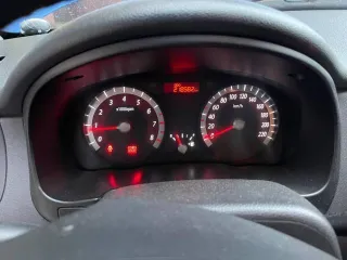 Kia Rio 2010 года, 95 л.с., пробег 218582 км. VIN XWEDH511AA0002458, цвет синий. Номер двигателя G4EE AH330837, тип двигателя бензиновый, мощность 69.9 кВт (95 л.с.), номер кузова XWEDH511AA0002458, снаряженная масса 1580 кг (1244 кг без нагрузки).