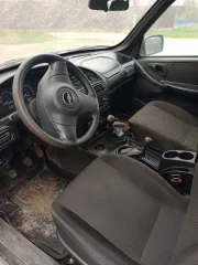Chevrolet Niva 2018, 79.6 лс, 75300 км, полный привод. Автомобиль Шевроле Нива 212300-55, VIN X9L212300K0679785, тип легковые, категория В, цвет кузова светло-серебристый металлик, 2018 года выпуска, мощность двигателя: 79,6 л.с., 58,5 кВт, показания одометра – 75300 км., дефекты по кузову…