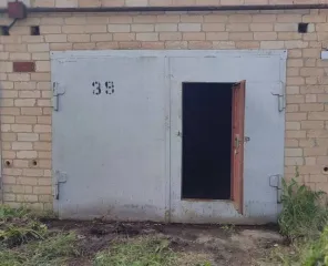 Нежилое помещение площадью 17,5 кв.м. Челябинская область, город Челябинск, территория СНТ Дружба Тракторозаводский, у садового товарищества "Дружба", ГСК507, блок № 1-62, бокс 39. Кадастровый номер: 74:36:0103003:488