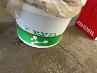Клей герметик и монтажный клей Neoflex, годные остатки. Клей ceys Césped Artifical, пластиковые тубы – 2 шт. Клей-герметик Penosil (Silicona Neutra Silicone Neutro) 400n, пластиковые тубы - 24 шт., в 1 коробке. Двухкомпонентный клей Neoflex kit neopur 2628, пластиковых ведра с маркировкой 5,6кг. -…
