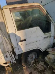 Toyota ToyoAce, 2001 года, 214864 км, грузовой автомобиль, VIN отсутствует, г.р.з. Н840ОМ15, СТС 50 СВ 656834. Имущество совместно нажитое.