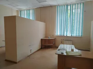 нежилое помещение, находящееся по адресу: г.Каменск-Уральский, ул. Кунавина, д.6, площадь 66,6 кв.м. Помещение с кадастровым номером 66:45:0100241:1637 площадь 66.6 по адресу Свердловская область, г. Каменск-Уральский, ул. Кунавина, д. 6. номера на поэтажном плане: 38-39. Окна выходят во двор…