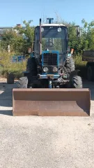 Экскаватор ЭО-2621В-3 на базе трактора «Беларус 82.1». Заводской номер машины – 2302/82100197. Двигатель №520481, коробка передач №328774, основной ведущий мост №627691/150251-04. Год изготовления – 2010, цвет – синий, мощность двигателя – 59,6 (81) л.с., конструктивная масса – 6700 кг, вид…