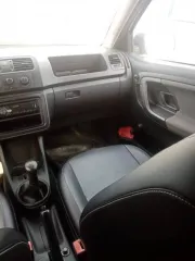 Skoda Fabia 2009 года выпуска, VIN XW8AA15J0AK501490, госномер А069ХК35. Находится в залоге у ООО МКК «Череповец Экспресс Займ», действует запрет на регистрационные действия на основании определения Череповецкого городского суда от 23.05.2022. Имеется трещина на переднем и заднем бампере…