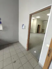 Помещение 67.7 кв. м, Москва. Объект аренды, площадь 67,7 кв. м, номера на поэтажном плане: этаж 1, пом. V, ком. 1 - 4, адрес (местонахождение) объекта: Российская Федерация, город Москва, вн.тер.г. муниципальный округ Хамовники, проспект Комсомольский, дом 3, помещение 2/1. Вход из общей входной…