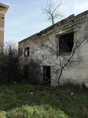 Незавершенное строительство 1059.6 м², котельная 80.7 м², участок 1433 м², Крым. Объекты по адресу: Республика Крым, Симферопольский район, пгт Николаевка, ул. Морская, д. 25. Незавершенное строительство (проектируемое назначение – нежилое здание, степень готовности – 40%) площадью 1059.6 кв. м…