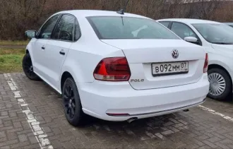 Volkswagen Polo, 2017 года, 110 лс, 207 000 км, АКПП, VIN: XW8ZZZ61ZHG054216, тип двигателя: Бензин, мощность (кВт/л.с.): 80.9/110, цвет кузова: Черный, с 31.01.2025: Белый (отметка в ПТС)
