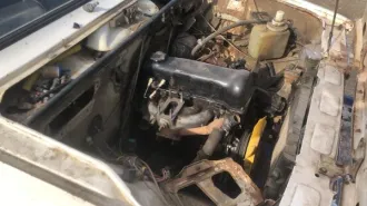 ВАЗ 21074 2000 года, белый седан. VIN: XTA21074011415072, госномер Н439ЕН 16. Объем двигателя 1568 см³, мощность 54.8 кВт/. На автомобиле наложен запрет на регистрационные действия, ключи и документы отсутствуют. Отсутствует решетка радиатора, задний бампер, передний правый стеклоочиститель. Кузов…