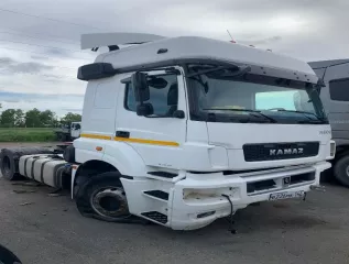 Грузовой тягач седельный КАМАЗ 5490, VIN ХТС549005М2546481, 2021 года выпуска, гос. рег. знак В226МК142. Отсутствуют ключи.