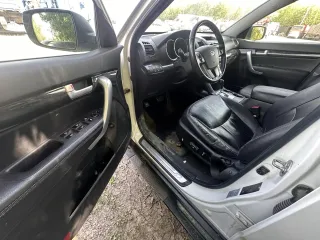KIA SORENTO 2011. Автомобиль марки KIA модель SORENTO 2011 г.в., VIN-номер XWEKU811DC0000367. Местонахождение транспорта - г. Самара, ознакомление возможно по предварительной договоренности. Для ознакомления с имуществом, описанием, составом и характеристиками продаваемого имущества, а также иной…
