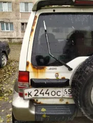 Mitsubishi Pajero 1997 года, цвет белый. VIN: 65 ТУ 272968, госномер: К244ОС65. Страна-изготовитель: Япония. Разрешенная максимальная масса 1200 кг, масса без нагрузки 980 кг.