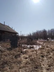 Дом 30.8 кв.м, участок 1200 кв.м, Курганская обл., Звериноголовский район, с. Круглое, ул. Озерная, дом 13. Дом частично разрушен, требует ремонтных работ. Кадастровый номер дома: 45:05:010801:1029, участка: 45:05:010801:973.