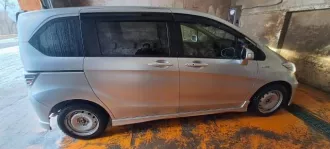 Автомобиль Honda Freed Hybrid, 2011 года выпуска, VIN отсутствует.