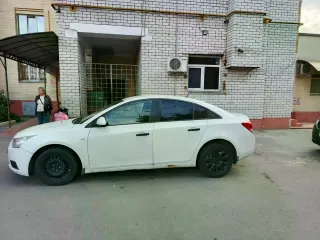 Легковой автомобиль марки: CHEVROLET, модели: CRUZE, год выпуска: 2010 г., идентификационный номер  VIN : XUFJA696JA3017997 Ознакомление с имуществом производится по адресу: 241047, Брянская обл, г. Брянск, ул. Димитрова, д.60, в рабочие дни с 10:00 до 18:00 часов по предварительной договоренности…