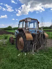 Прицеп тракторный 2ПТС-4, 1993 года изготовления, госномер 8703ТМ68. С имуществом и документами можно ознакомиться по будням, предварительно согласовав дату, время и место по телефону +79158698420.