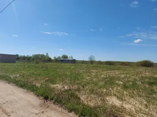 Лот № 1. Земельный участок площадью 635±9 кв. м, кадастровый номер 60:18:0112401:237. Местоположение установлено относительно ориентираЮ расположенного в границах участка. Почтовый адрес ориентира: Псковская область, Псковский район, СП «Логозовская волость», д. Тупы. Категория земель - земли…