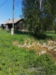 Земельный участок площадью 1200 кв.м с жилым домом 37.2 кв.м. Назначение участка: земли населенных пунктов. Адрес: Ярославская область, Любимский район, деревня Карганово, улица Школьная, дом 14/2. Кадастровый номер участка: 76:06:110601:67, дома: 76:06:110601:105. Границы земельного участка в ЕГРН…