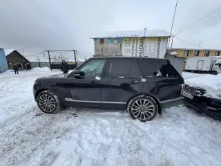 Land Rover Range Rover 2018 года выпуска. Государственный номер: Р001КС174. VIN: SALGA2BE8JA381259.
