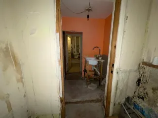 Нежилое помещение 84.3 кв.м в Санкт-Петербурге по адресу: пер. Басков, д. 10, литера А, пом. 2-Н. Назначение: нежилое, этаж: подвал, кадастровый номер 78:31:0001215:2467. Право собственности подтверждается записью в ЕГРН от 10.03.2011 № 78-78-42/020/2011-017.