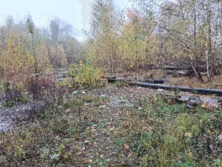 Земельный участок площадью 1635 кв.м. Кадастровый номер: 50:05:0110215:928. Адрес: Московская обл, Сергиево-Посадский р-н, г/пос. Краснозаводск, г.Краснозаводск, ул.1 Мая, с расположенным на нем снесенным зданием с кадастровым номером: 50:05:0110210:167 (Нежилое здание: здание №756, склады ОКСА)…