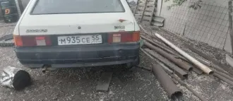 Москвич 2141, 1997 года, 72 лс, 320000 км. Легковой автомобиль, марка, модель: М214100, год выпуска: 1997, VIN: XTB214100V0576101, цвет кузова (кабины): белый; мощность (л.с.): 71, государственный регистрационный знак М935СЕ/55. Автомобиль в разукомплектованном состоянии.