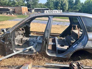 BMW X5 3.0D 2007 года, VIN WBAFF41060L049195, государственный номер А400УК93. ПТС 82 ОЕ 916913.