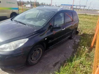 Автомобиль, Peugeot 307, 2007 г.в. VF33HNFUF84840462. Пробег 315000 по одометру, комплектация DSIG - климат, стеклоподъёмники все, АБС, панорамная крыша, Bluetooth, авто не на ходу - не заводится, причина неизвестна, кондиционер не работает, радиатор охлаждения основной течёт, машина давно стоит…