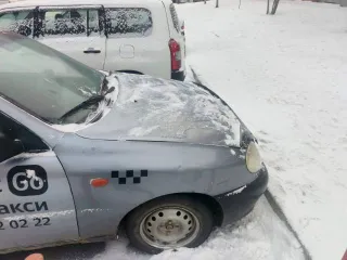 Chevrolet Lanos 2007 года, 86 л.с., пробег 276085 км. Госномер С742ТР24, VIN Y6DTF69Y070073032. Заводится, едет. Требует ремонта: перегорел включатель поворотников, пороги гнилые, двигатель потребляет масло, сел аккумулятор.