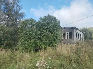 Здание конторы, 139,5 кв.м, Калужская область. Назначение нежилое, год завершения строительства: 1980, площадью 139,5 кв.м, кадастровый номер 40:02:040400:143, местоположение: Российская Федерация, Калужская область, м.о. Барятинский, д. Плетни, ул. Молодежная, д. 42, с земельным участком с…