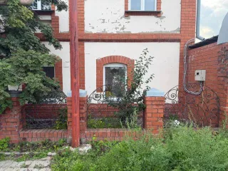 Дом 207,6 кв.м. и земельный участок 438,7 кв.м. в Барнауле: жилой дом площадью 207,6 кв.м., адрес: Алтайский край, г. Барнаул, пр-д Волейбольный д.37, кадастровый номер 22:63:040236:49, земельный участок площадью 438,69 кв.м., адрес: Алтайский край, г. Барнаул, пр-д Волейбольный д.37, кадастровый…