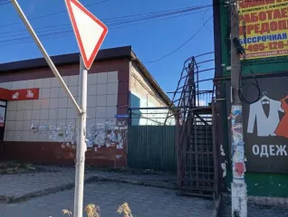 Помещение склада 128,2 кв.м, помещение кафе 76,2 кв.м, земельный участок 200 кв.м, Владимирская обл. помещение склада, площадью 128,2 кв.м., назначение: нежилое, этаж: 1,2, кадастровый (условный) номер: 33:13:010212:471, помещение кафе, площадью 76,2 кв.м., назначение: нежилое, этаж: 1, кадастровый…
