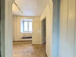 Нежилое помещение 93.1 кв. м, Москва, ул. Хамовнический Вал, д. 32 (Цокольный этаж № 0). Кадастровый номер: 77:01:0005009:4176. Назначение нежилого помещения: Свободное. Общая площадь: 93.1 кв. м.