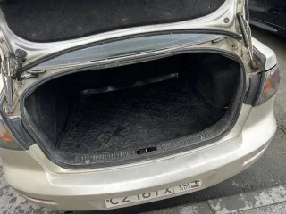 Mazda 3 2005 года выпуска, VIN: JMZBK12Z561360281. Обременен залогом в пользу ПАО "Совкомбанк".