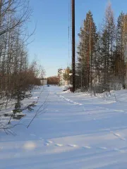 Сооружение: База ГСМ, кадастровый номер: 86:07:0000000:889, площадь застройки 822 кв.м., адрес: ХМАО Югра, Октябрьский р н, пгт Андра, мкр н Спортивный, строен.9а,  которая состоит: 1 . из территории хранения нефтепродуктов, которая включает:   емкости по 2000л.  2шт.     емкости 400л.  1шт.    …