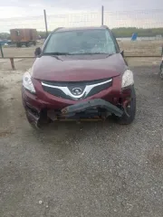 Great Wall CC 6461 KM29, 2013 г.в., госномер С884АН186, VIN Z8PFF3A5XDA057734, цвет вишневый. Повреждено левое крыло, разбита левая фара, повреждена левая боковая передняя дверь, имеются сколы и царапины на задней левой двери, повреждено левое боковое зеркало, разбит передний бампер, разбито…