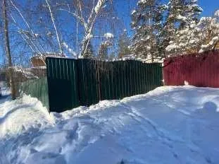 Здание, назначение: нежилое, кадастровый номер 14:35:000000:2227 с постройками, с з/у, пл. 1038 кв.м., земли населенных пунктов, кад.номер 14:36:106082:181, адрес: РС(Я), ш.Сергеляхское ДСК «Булгунняхтах».