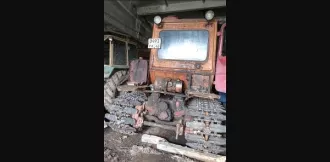 Трактор гусеничный  ДТ-75,  ПТС СА 026225, государственный регистрационный знак  0493УА43, год выпуска 1987 Трактор гусеничный  ДТ-75,  ПТС СА 026225, государственный регистрационный знак  0493УА43, год выпуска 1987, № двигателя отсутствует; мощность двигателя – 58,8 кВт, 8(80)л.с., конструкционная…
