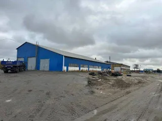 Имущественный комплекс в Новом Уренгое, включая ТМЦ, расположенный по адресу: Ямало-Ненецкий автономный округ, г. Новый Уренгой, восточная промзона (база), в том числе: право аренды земельного участка (на неопределённый срок) площадью 8317 кв. м, кадастровый номер 89:11:030302:120, расположенный в…