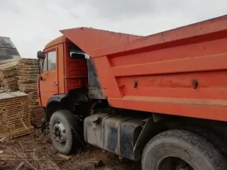 Погрузчик марки АТЛАНТ-850.1, гос. номер: 2079КУ24, год выпуска 2012, мощность двигателя 81 л.с. (59,57 кВт), заводской номер 046/808135297, номер двигателя 675040, номер КПП 415500, номер основного моста 71448, номер дополнительного моста 072211-02, цвет синий.